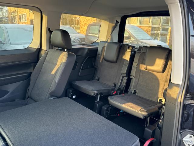 Volkswagen / Caddy Maxi / / / / Caddy Maxi NAVI+AHK+ACC+SHZ+LED+KAMERA+PDC+LANE ASSIST