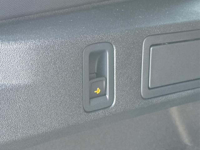 Volkswagen / Tiguan / Schwarz / / / 4 MOT+AHK+NAVI+PANORAMA+EL. HECK.+20 ALU