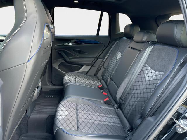 Volkswagen / Tiguan / Schwarz / / / 4 MOT+AHK+NAVI+PANORAMA+EL. HECK.+20 ALU