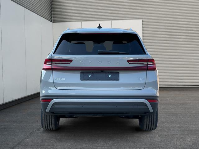 Skoda / Kodiaq / Grau / / / 4x4+PANO+AHK+MATRIX+KAMERA+eHK+19ALU, Beispielbilder