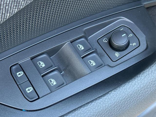 Skoda / Kodiaq / Grau / / / 4x4+PANO+AHK+MATRIX+KAMERA+eHK+19ALU, Beispielbilder