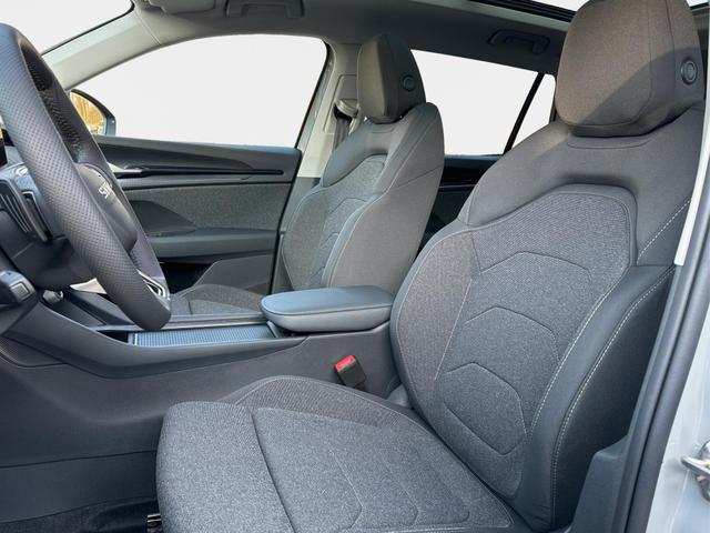 Skoda / Kodiaq / Grau / / / 4x4+PANO+AHK+MATRIX+KAMERA+eHK+19ALU, Beispielbilder