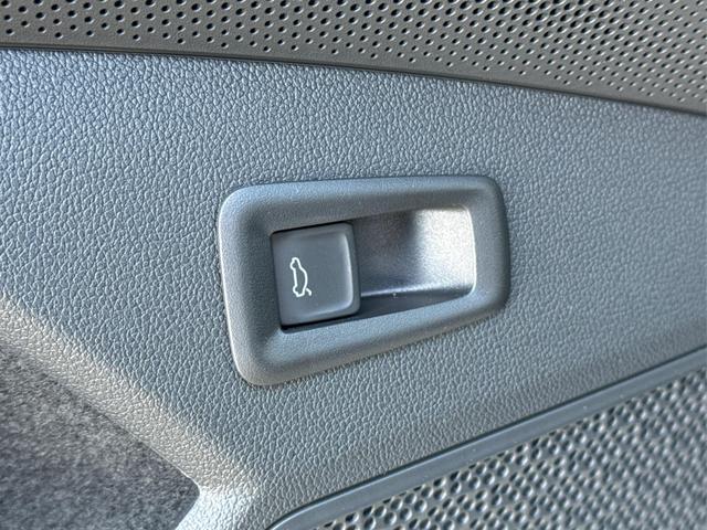 Skoda / Kodiaq / Grau / / / 4x4+PANO+AHK+MATRIX+KAMERA+eHK+19ALU, Beispielbilder