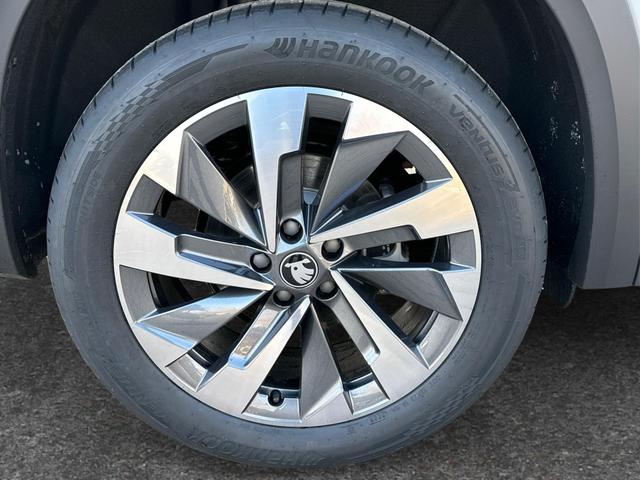 Skoda / Kodiaq / Grau / / / 4x4+PANO+AHK+MATRIX+KAMERA+eHK+19ALU, Beispielbilder
