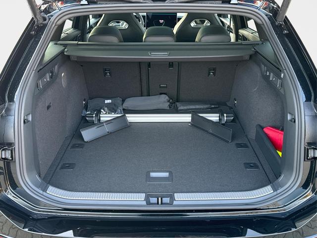 Volkswagen / Passat Variant / Schwarz / / / 4WD+PANO+AHK+HARMAN+NAVI+HUD+Matrix+ACC, Beispielbilder, ggf. teilweise mit Sonderausstattung