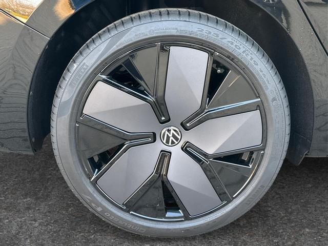 Volkswagen / Passat Variant / Schwarz / / / 4WD+PANO+AHK+HARMAN+NAVI+HUD+Matrix+ACC, Beispielbilder, ggf. teilweise mit Sonderausstattung