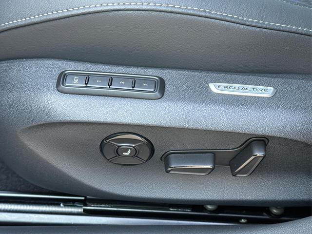 Volkswagen / Passat Variant / Schwarz / / / 4WD+PANO+AHK+HARMAN+NAVI+HUD+Matrix+ACC, Beispielbilder, ggf. teilweise mit Sonderausstattung