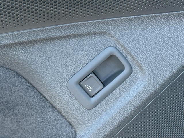 Volkswagen / Passat Variant / Schwarz / / / 4WD+PANO+AHK+HARMAN+NAVI+HUD+Matrix+ACC, Beispielbilder, ggf. teilweise mit Sonderausstattung