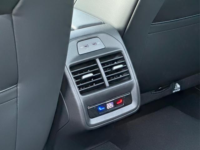 Volkswagen / Passat Variant / Schwarz / / / 4WD+PANO+AHK+HARMAN+NAVI+HUD+Matrix+ACC, Beispielbilder, ggf. teilweise mit Sonderausstattung