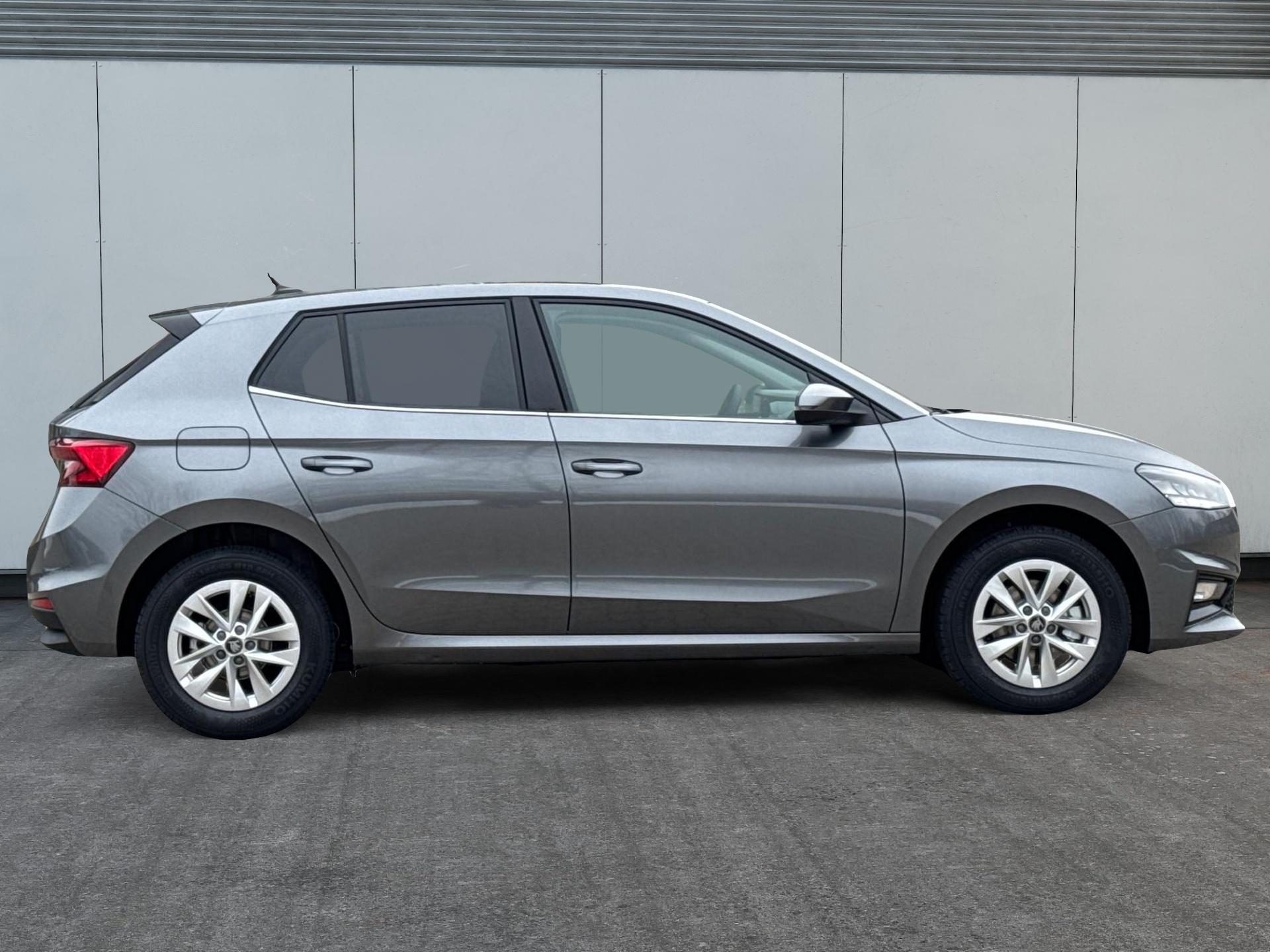 Skoda / Fabia /  /  /  / DSG+5J GARANTIE+KAMERA+KESSY+LED