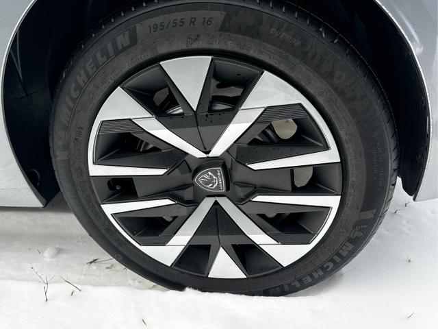 Peugeot / 208 / Grau / / / MAN6+SHZ+LED+PDC+TEMPOMAT