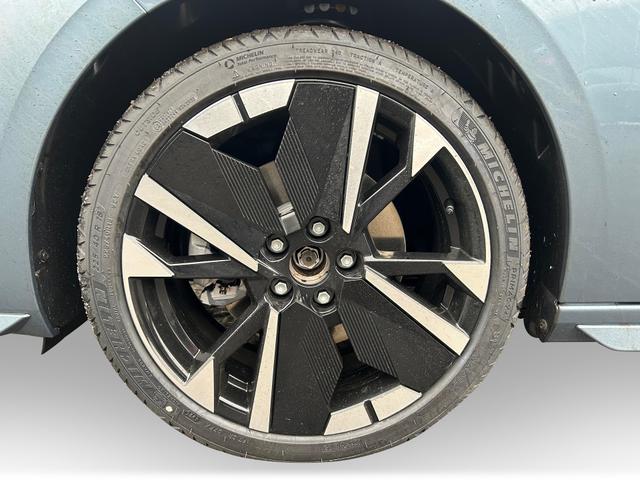 Beispielbilder, ggf. teilweise mit Sonderausstattung