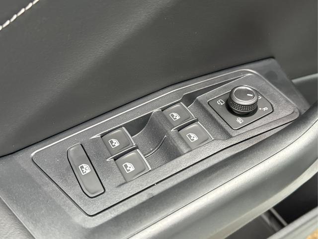 Volkswagen / T-Roc / / / / MATRIX LED+ KAMERA+ EL. HECKKL.+PDC+SHZ, Beispielbilder