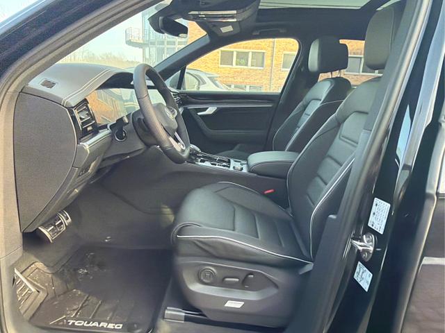 Volkswagen / Touareg / Schwarz / / / 4M+PANO+AHK+20LM+HUD+IQ.-MATRIX-LED, Beispielbilder