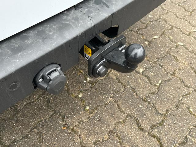 Volkswagen / T7 Caravelle / / / / LR+9 Sitze+AHK+KLIMAAUT.+KAMERA+PDC+LED, Beispielbilder