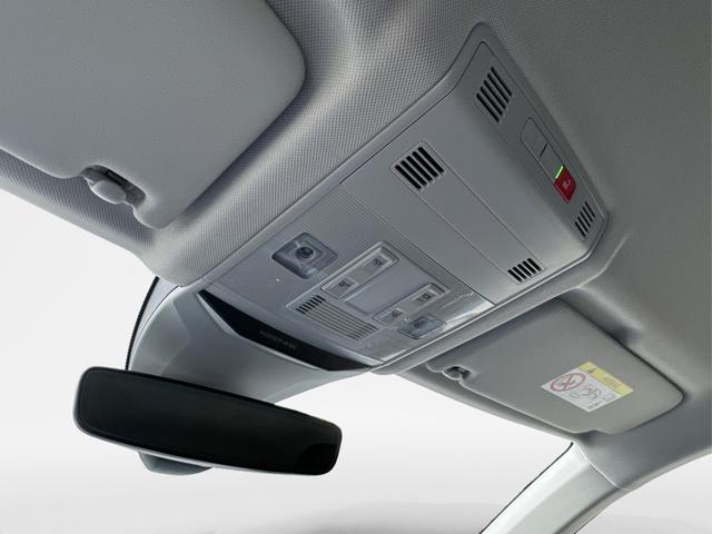 Volkswagen / T-Roc / / / / MATRIX LED+ KAMERA+ EL. HECKKL.+PDC+SHZ, Bild dient zur Illustration und zeigt aufpreispflichtige Sonderausstattung. "Die Herstellergarantie beginnt bei EU-Fahrzeugen bereits bei Auslieferung vom ausl&auml;ndischen Lieferanten und kann um mehr als 14 Tage verk&uuml;rzt sein.