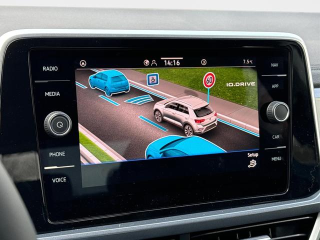 Volkswagen / T-Roc / / / / MATRIX LED+ KAMERA+ EL. HECKKL.+PDC+SHZ, Beispielbilder, ggf. teilweise mit Sonderausstattung