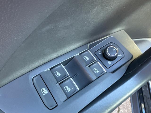 Volkswagen / T-Cross / / / / NAVI+SHZ+MATRIX+ACC+KAMERA+18'' ALU, Beispielbilder