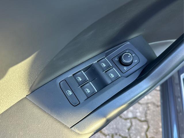 Volkswagen / T-Cross / / / / NAVI+SHZ+MATRIX+ACC+KAMERA+18'' ALU, Beispielbilder