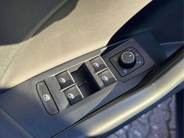 Volkswagen / T-Cross / / / / NAVI+SHZ+MATRIX+ACC+KAMERA+18'' ALU, Beispielbilder