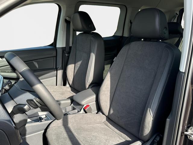 Volkswagen / Caddy Maxi / / / / Caddy Maxi NAVI+AHK+SHZ+LED+ KAMERA+PDC+ LANE ASSIST
