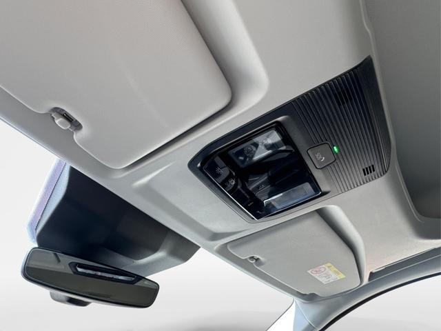 Volkswagen / Caddy Maxi / / / / Caddy Maxi NAVI+AHK+SHZ+LED+ KAMERA+PDC+ LANE ASSIST