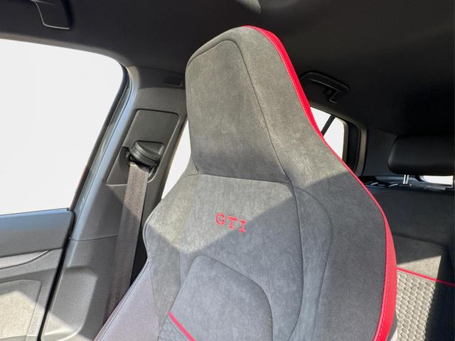 Volkswagen / Golf / / / / PANO+MATRIX+HUD+HARMAN+NAVI+360 KAMERA+19 LM, Beispielbilder