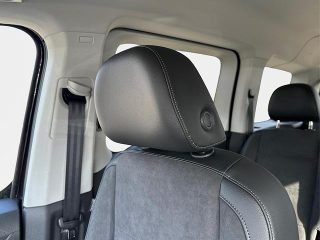 Volkswagen / Caddy Maxi / / / / Caddy Maxi NAVI+AHK+SHZ+LED+ KAMERA+PDC+ LANE ASSIST