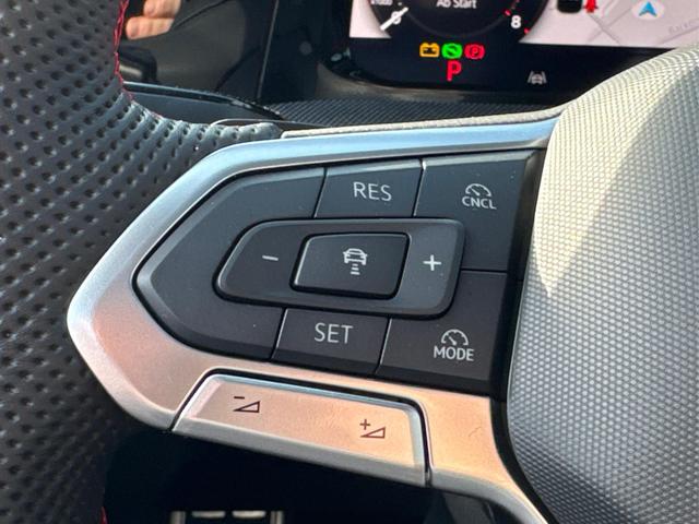 Volkswagen / Golf / / / / PANO+MATRIX+HUD+HARMAN+NAVI+360 KAMERA+19 LM, Beispielbilder