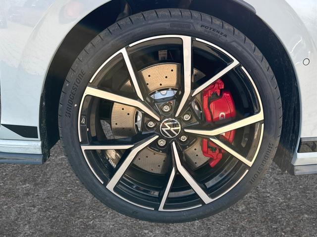 Volkswagen / Golf / / / / PANO+MATRIX+HUD+HARMAN+NAVI+360 KAMERA+19 LM, Beispielbilder