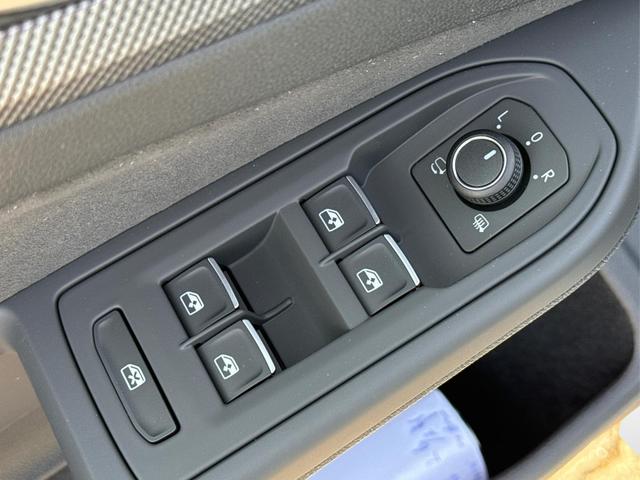 Volkswagen / Golf / / / / PANO+MATRIX+HUD+HARMAN+NAVI+360 KAMERA+19 LM, Beispielbilder