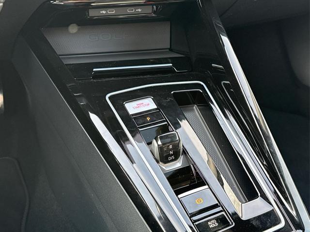 Volkswagen / Golf / / / / PANO+MATRIX+HUD+HARMAN+NAVI+360 KAMERA+19 LM, Beispielbilder