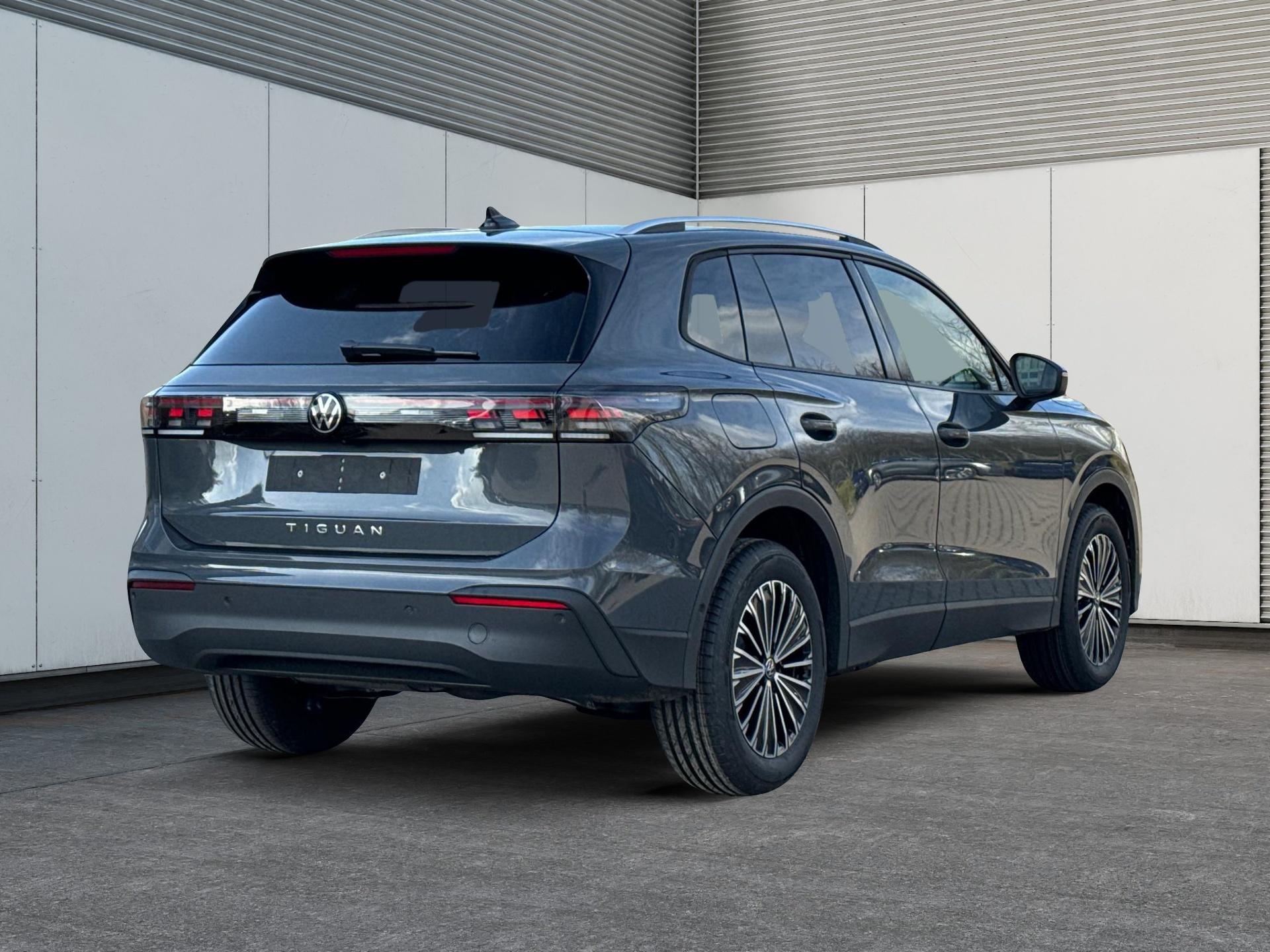 Volkswagen / Tiguan / Grau /  /  / (Life+) AHK+LED+ACC+KAMERA+el.HECKKL.+SHZ+18ALU