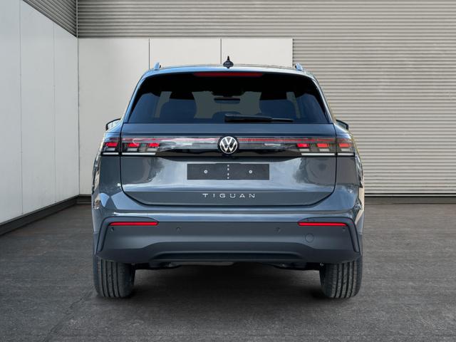 Volkswagen / Tiguan / Grau / / / (Life+) AHK+LED+ACC+KAMERA+el.HECKKL.+SHZ+18ALU
