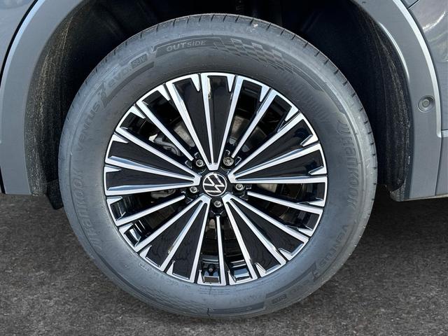 Volkswagen / Tiguan / Grau / / / (Life+) AHK+LED+ACC+KAMERA+el.HECKKL.+SHZ+18ALU