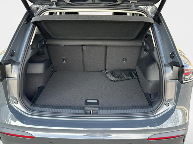 Volkswagen / Tiguan / Grau / / / (Life+) AHK+LED+ACC+KAMERA+el.HECKKL.+SHZ+18ALU
