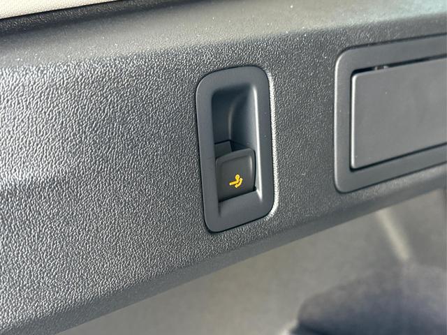 Volkswagen / Tiguan / Grau / / / (Life+) AHK+LED+ACC+KAMERA+el.HECKKL.+SHZ+18ALU