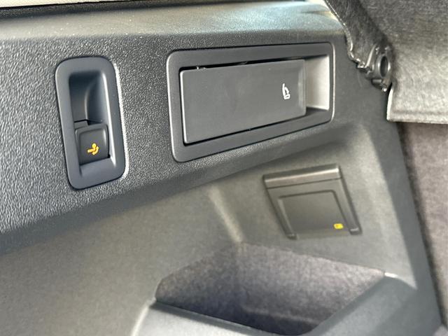 Volkswagen / Tiguan / Grau / / / (Life+) AHK+LED+ACC+KAMERA+el.HECKKL.+SHZ+18ALU