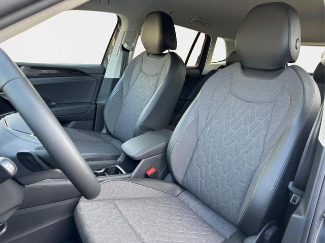 Volkswagen / Tiguan / Grau / / / (Life+) AHK+LED+ACC+KAMERA+el.HECKKL.+SHZ+18ALU