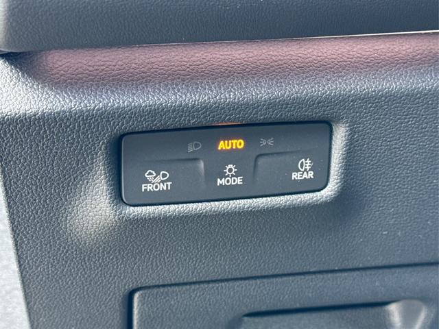 Volkswagen / Tiguan / Grau / / / (Life+) AHK+LED+ACC+KAMERA+el.HECKKL.+SHZ+18ALU