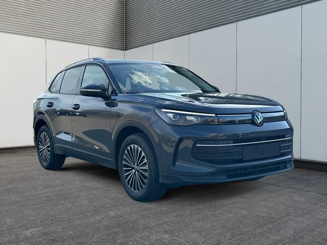 Volkswagen / Tiguan / Grau / / / (Life+) AHK+LED+ACC+KAMERA+el.HECKKL.+SHZ+18ALU