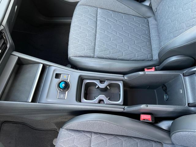 Volkswagen / Tiguan / Grau / / / (Life+) AHK+LED+ACC+KAMERA+el.HECKKL.+SHZ+18ALU