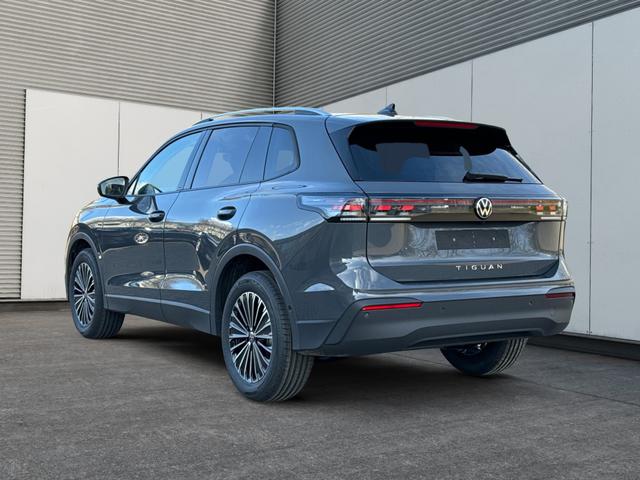 Volkswagen / Tiguan / Grau / / / (Life+) AHK+LED+ACC+KAMERA+el.HECKKL.+SHZ+18ALU