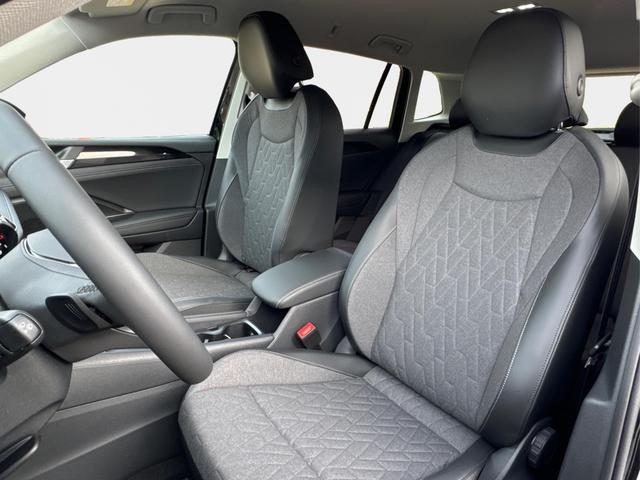 Volkswagen / Tiguan / Schwarz / / / (Life+) AHK+LED+ACC+KAMERA+el.HECKKL.+SHZ+18ALU