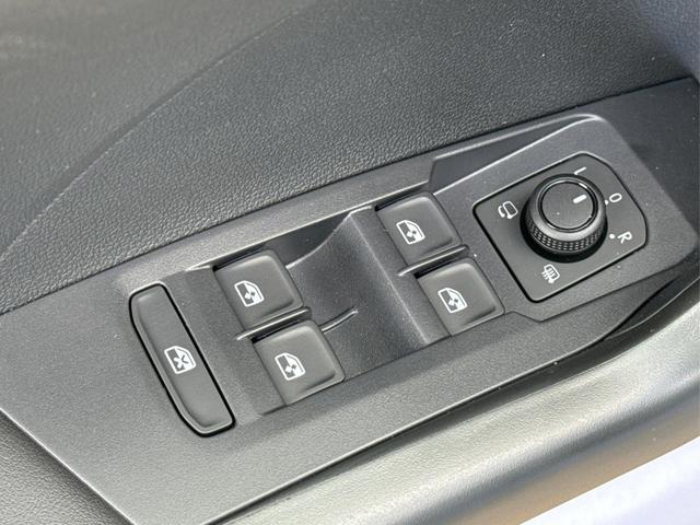 Volkswagen / T-Cross / / / / (Life+) SHZ+KAMERA+APP+KLIMA+LED+17'' ALU