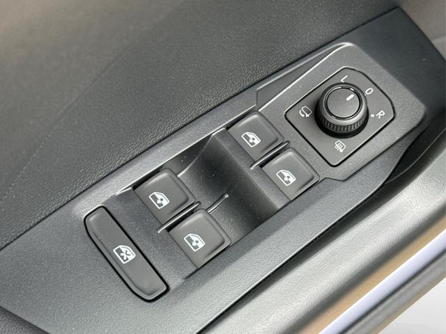 Volkswagen / T-Cross / / / / (Life+) SHZ+KAMERA+APP+KLIMA+LED+17'' ALU