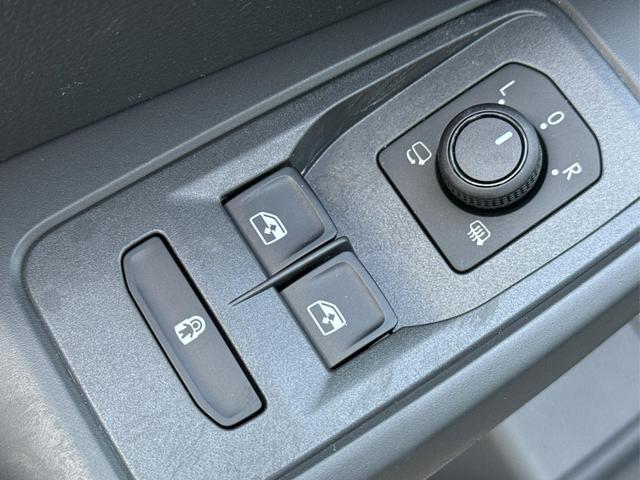 Volkswagen / Caddy / / / / K&Uuml;CHE+KAMERA+PDC+ACC+WINTERPAKET