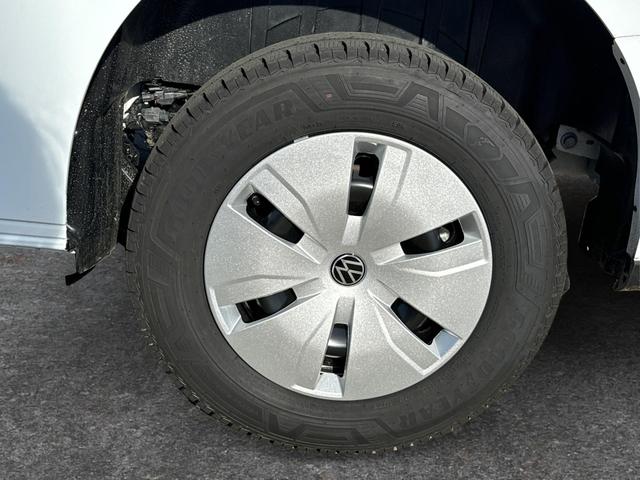 Volkswagen / T7 Caravelle / / / / LR+9 Sitze+AHK+KLIMAAUT.+KAMERA+PDC+LED