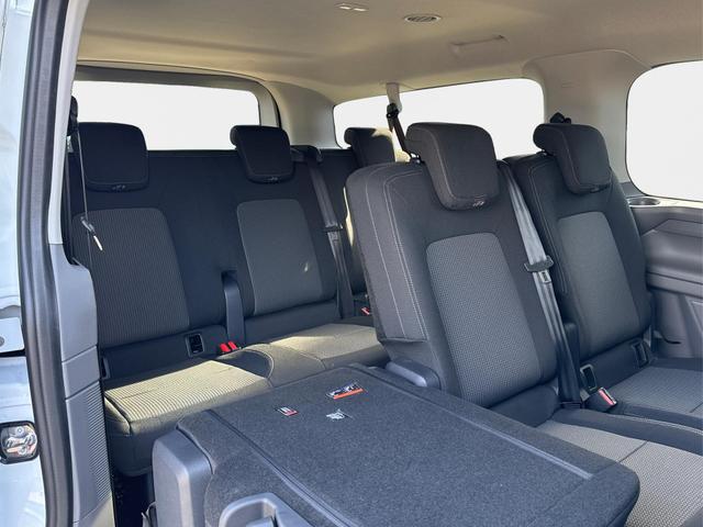 Volkswagen / T7 Caravelle / / / / LR+9 Sitze+AHK+KLIMAAUT.+KAMERA+PDC+LED