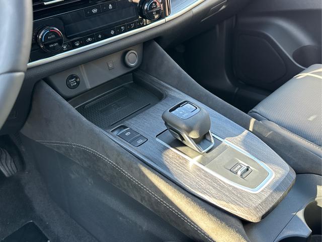 Nissan / Qashqai / Grau / / / PANO+360&deg;KAMERA+PDC+EL.HECKKL. , Beispielbilder